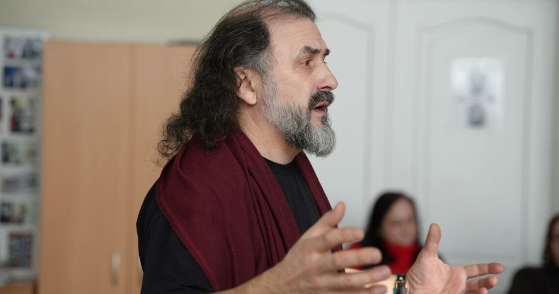 ee46506e-0cbe-493a-999c-0c0b4d13a384